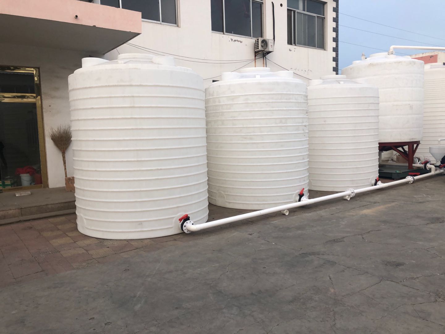 防腐儲罐的焊接工藝的操作標(biāo)準(zhǔn)及不同部位應(yīng)選擇的涂料種類